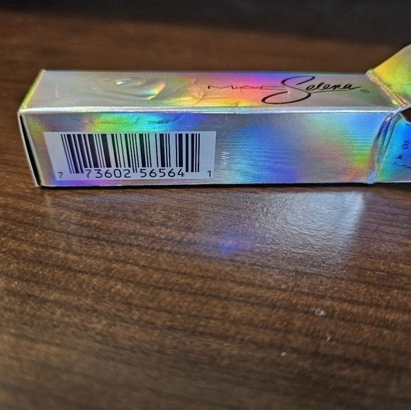 Mac Selena Limited Edition Lipstick in La Reina (NIB) - Picture 5 of 5